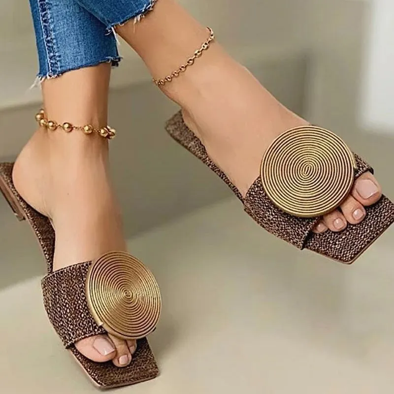 

2023 New Woman Summer Flat Sandals Plus Size Round Buckle Solid Flats Female Casual Slippers Ladies Women Fashion Beach Shoes