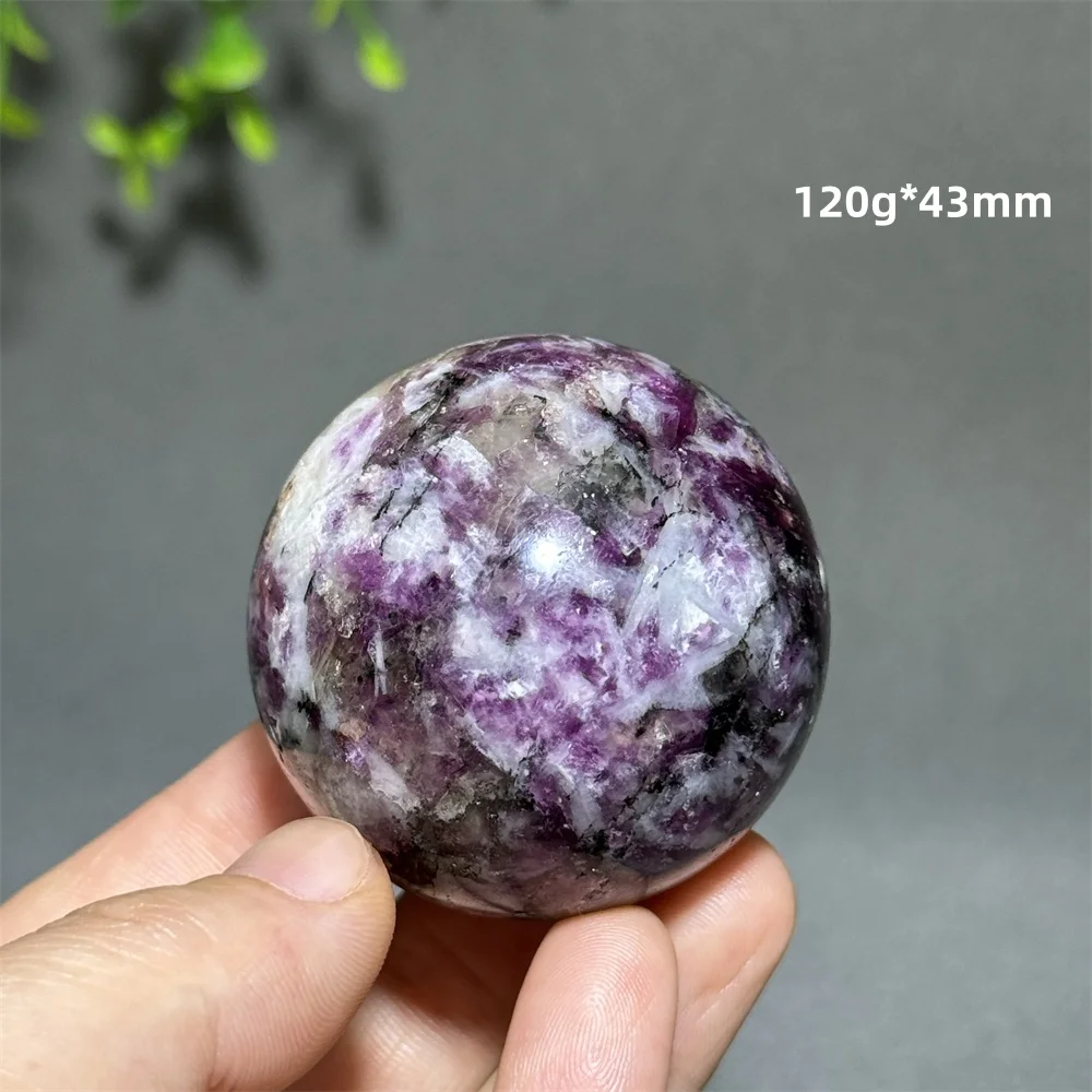 

Фиолетовый лепидолитовый шар из натурального камня
