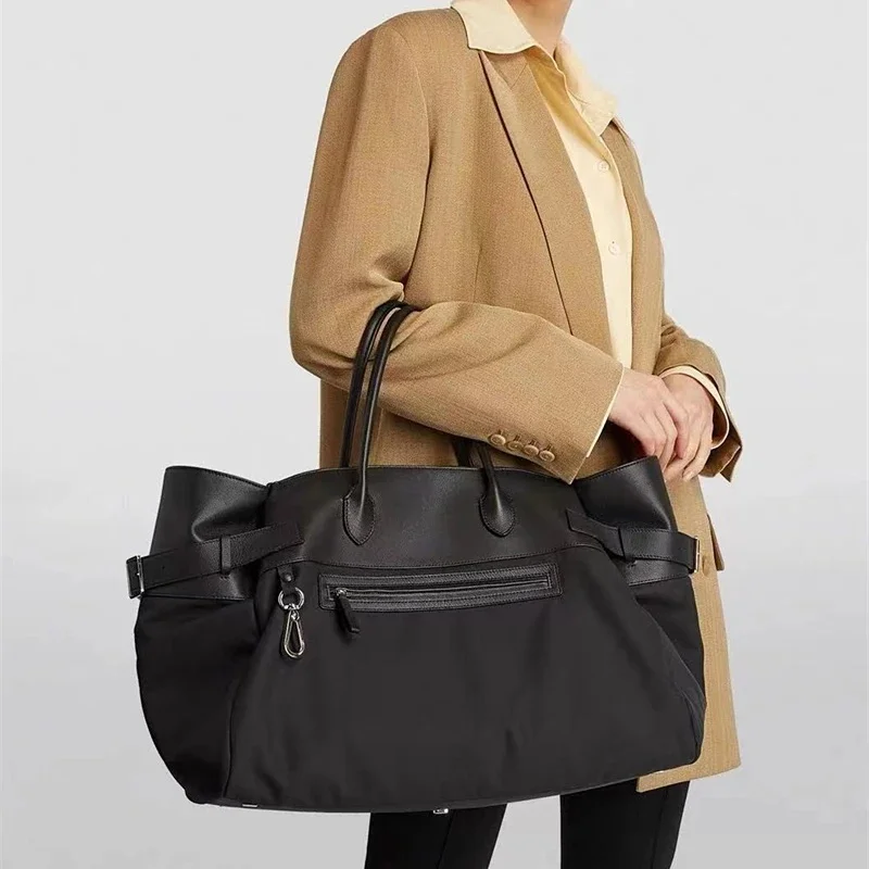 

The R0w Bags Nylon and Leather Fashion Brand Large-capacity Travel Commuter Handbag Tote High Quality New Unisex Niche Bags