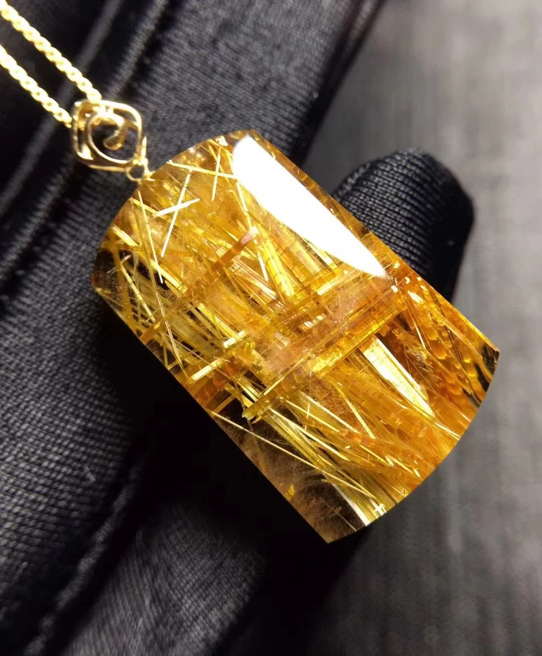 Ожерелье с подвеской в виде капли воды из натурального кварца золотом бусины 27*19