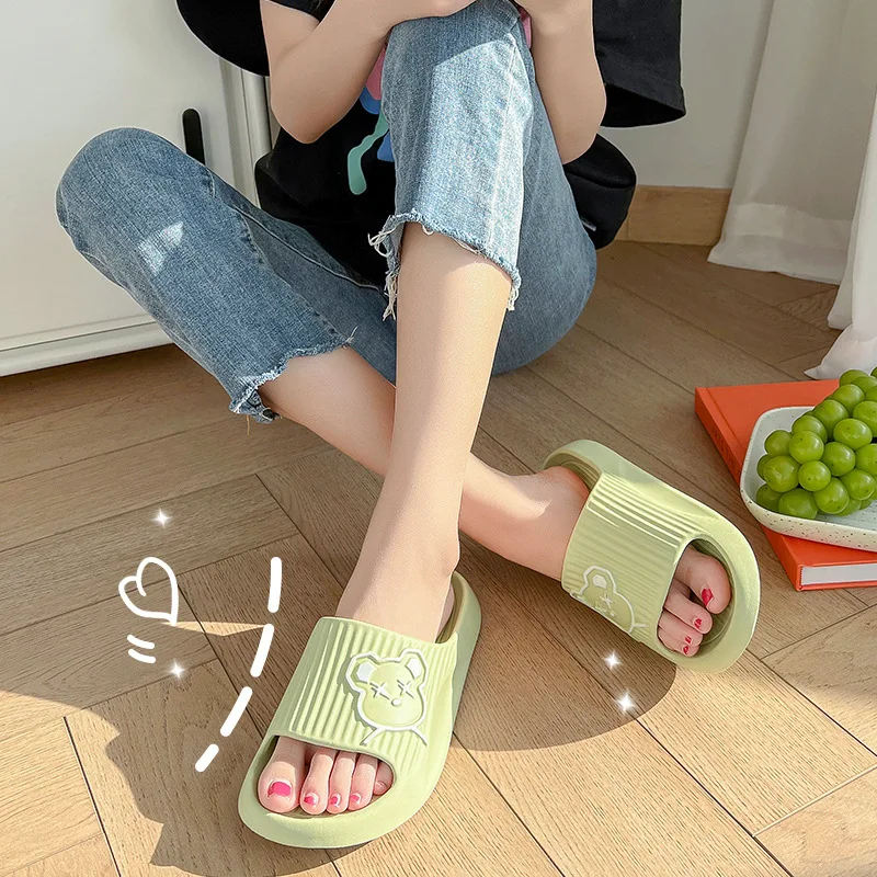 New Fashion Summer Women Slippers Thick Platform Non-Slip Home Bear Cartoon Flip Flops Beach Shoes Men Indoor Bathroom Sandals