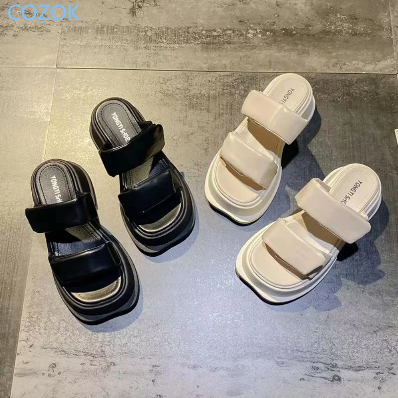 

New Women's Slippers In Spring and Summer of 2023 Round Head Platform Designer Non-slip Casual Beach Fashion Slippers Women