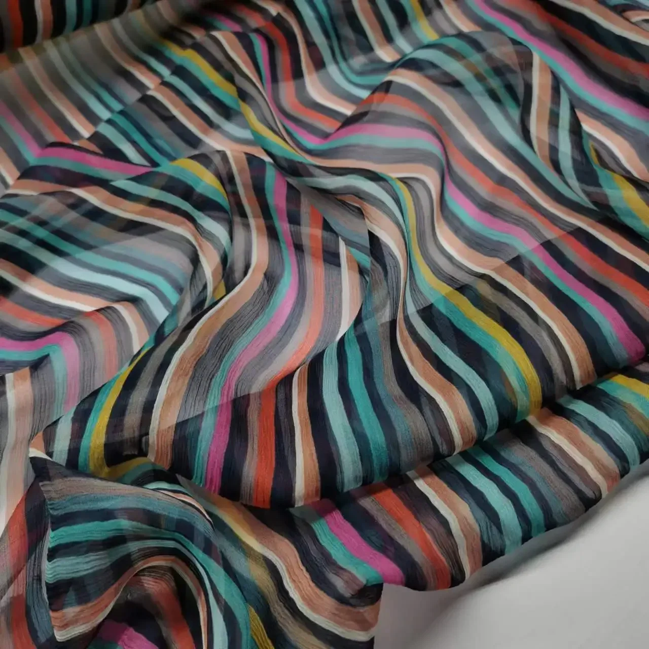 Ткань из крепа шелкового жоржета красочная полоска ширина 135 см мягкий материал