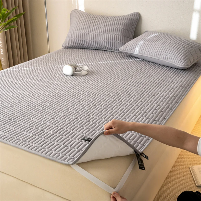 

Quilted Waterproof Mattress Protector Breathable Noiseless Tatami Style Anti-Slip Mattress Topper Soft Bed Cover Bedding