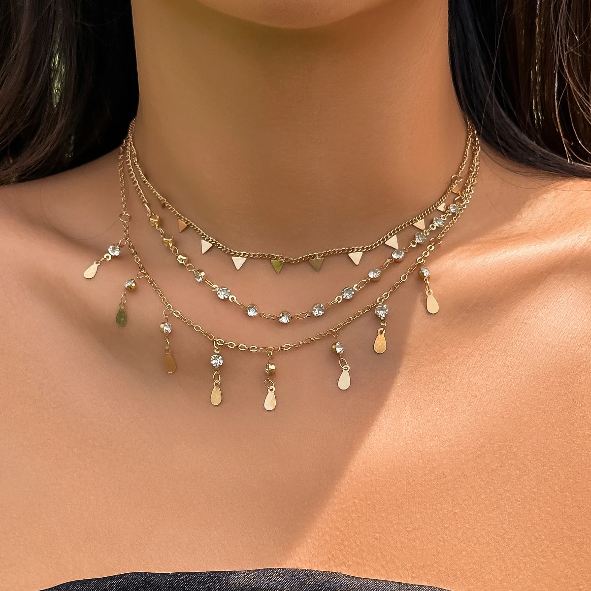 

Fashion Geometric Metal Sequin Pendant Necklace Exquisite Rhinestone Claw Chain Choker Trendy Multi layered Chain Neck Jewelry