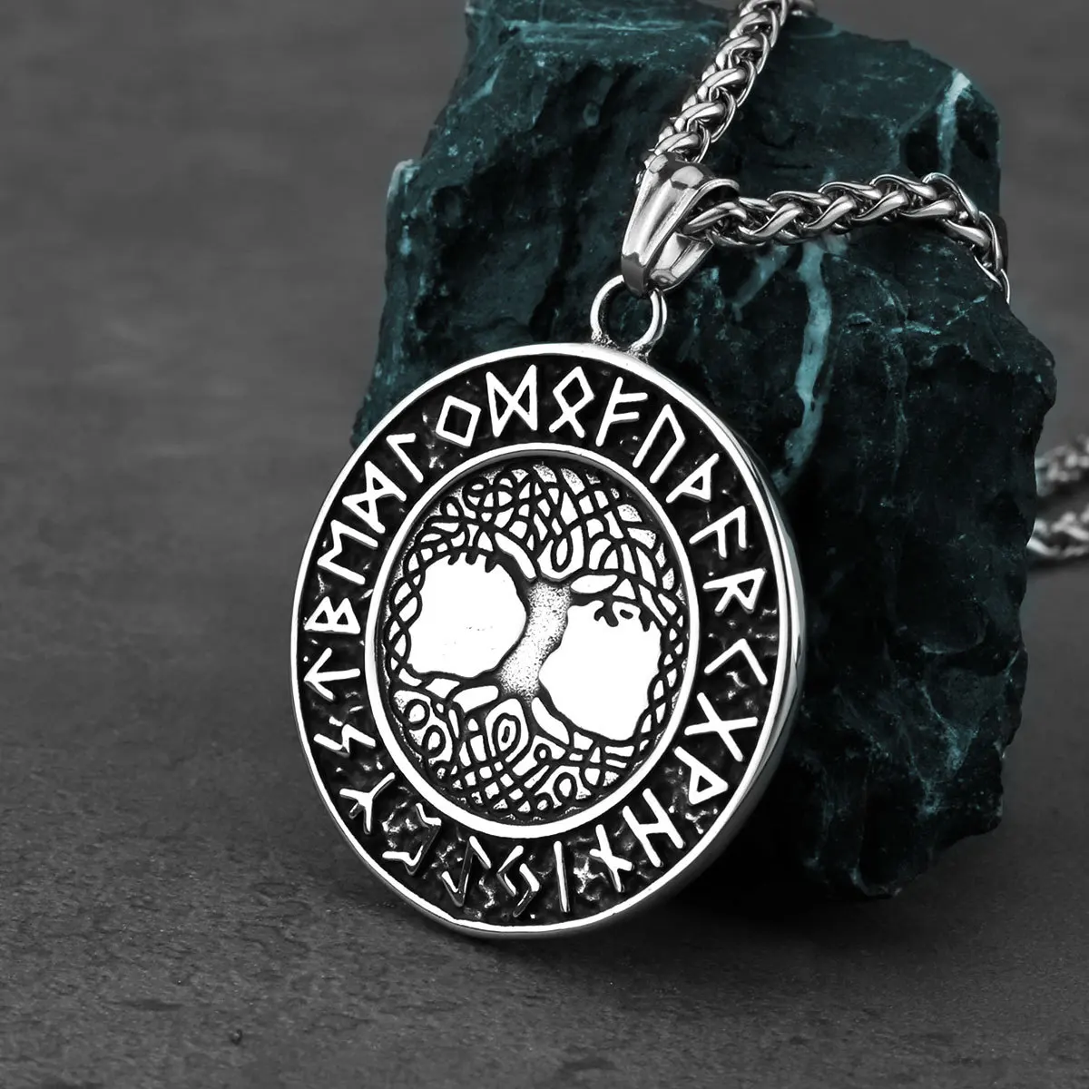

Nordic Viking Tree of Life Pendant Men's Odin Rune Compass Accessories
