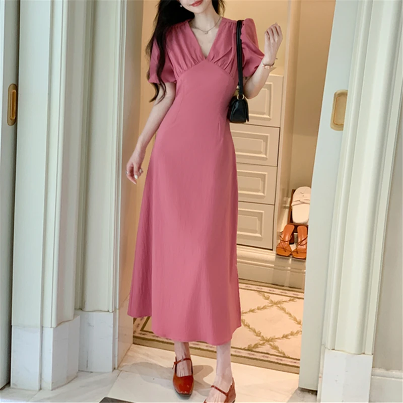 

Платье-миди ТРАПЕЦИЕВИДНОЕ с коротким рукавом и V-образным вырезом