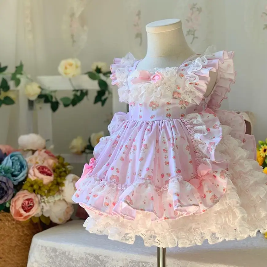 

Детское испанское винтажное платье без рукавов с кружевным рисунком