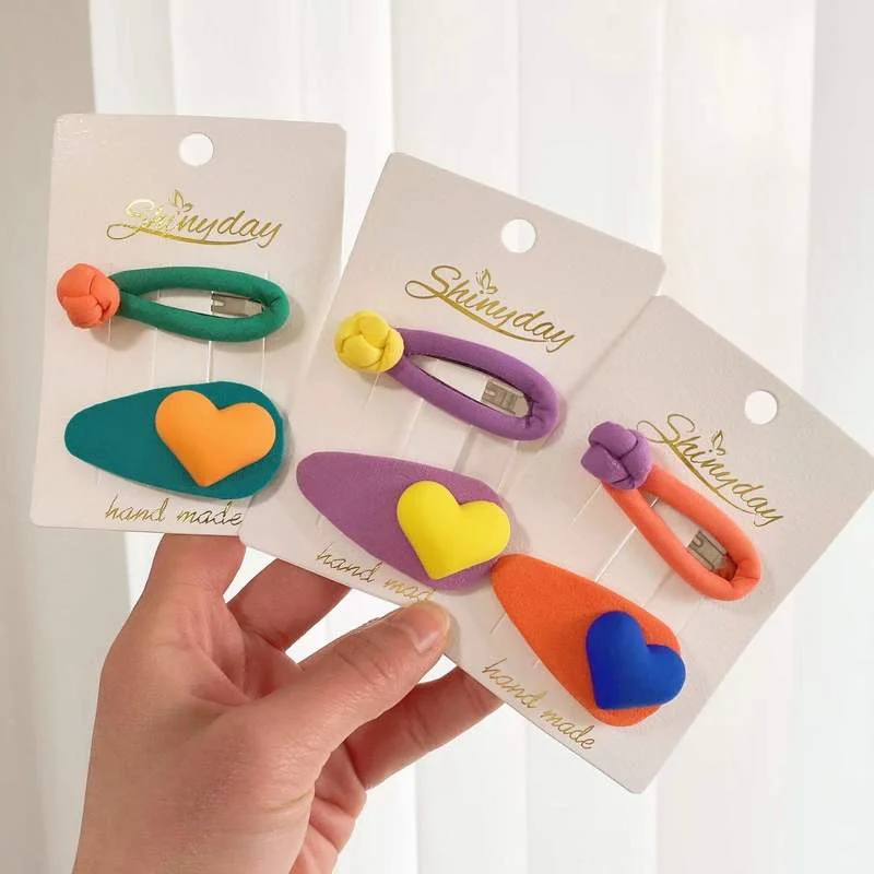 

Детская заколка для волос в Корейском стиле, флуоресцентный зажим для волос в форме сердца, с цветными шариками, модные аксессуары для волос...