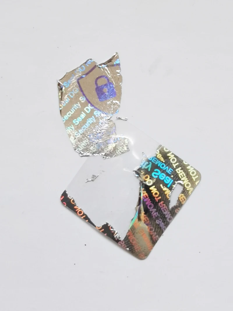 Рисунок 6 - голографические наклейки