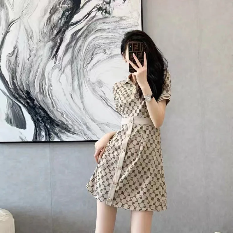 Французское винтажное нишевое платье-поло лето 2022 новый дизайн утягивающая