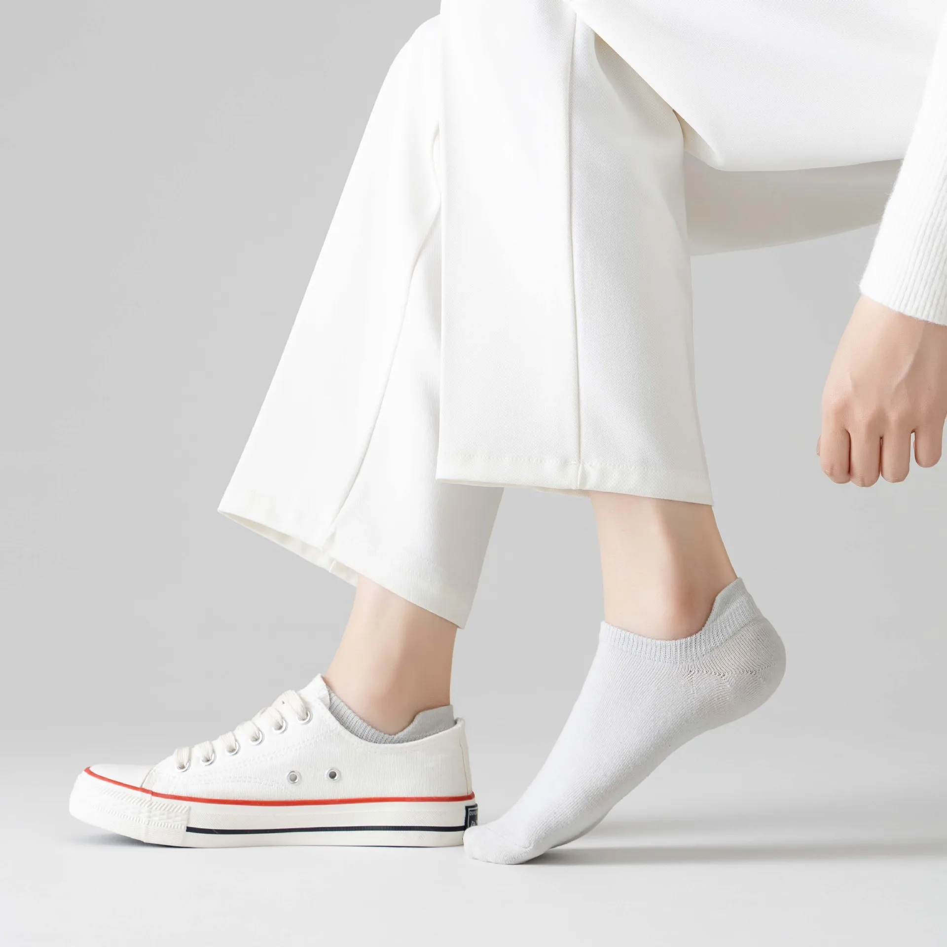 Summer Thin Breathable and Sweat-absorbing Women's Socks Solid Color Ear Lifting Boat Socks Japanese Candy Color Heel Protection