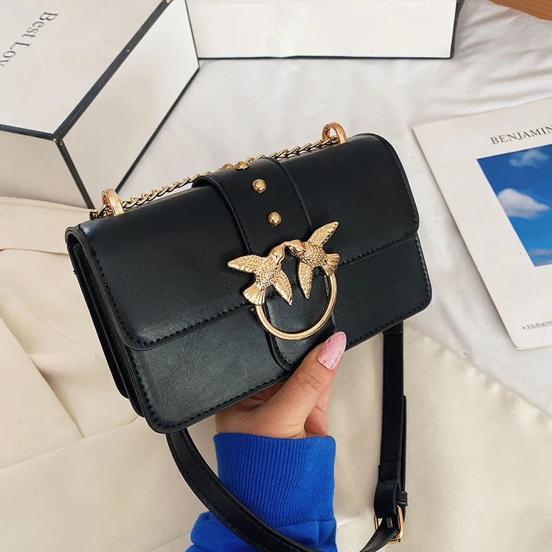 

2023 New Fashion Designer Chain Messenger Bag for Women Vintage American Stylish Solid Color Small Square Bag Black White Blue