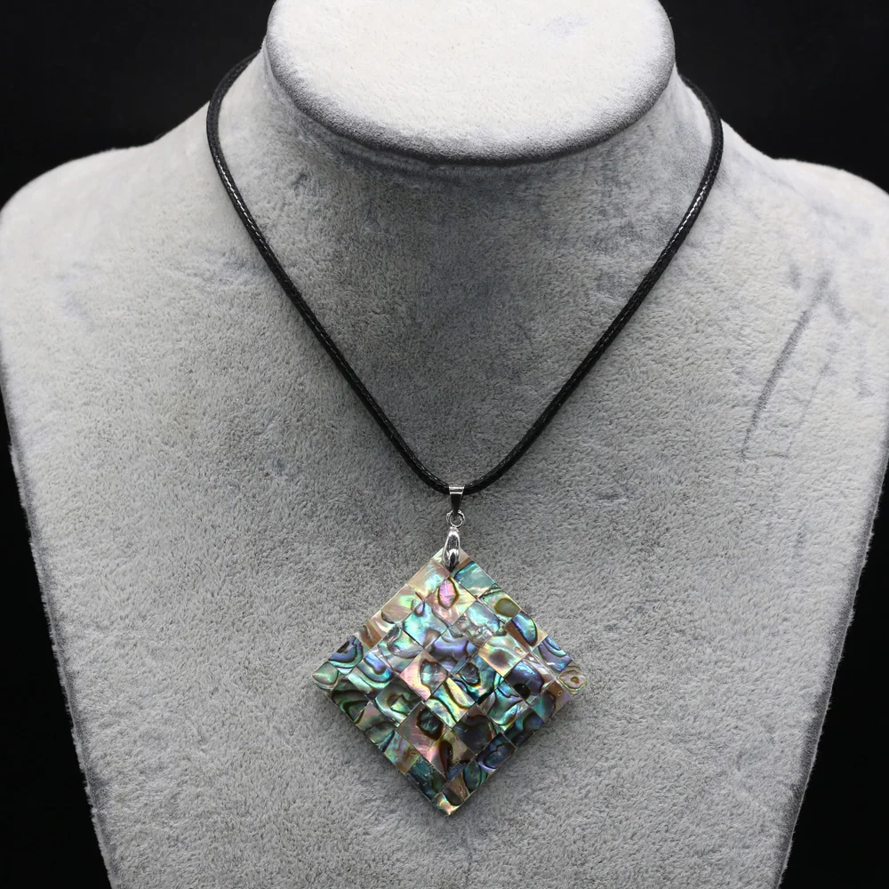 

High Quality New Natural Colorful Beautiful Abalone Shell Pendant Square Ocean Necklace Ladies Elegant Jewelry Gift Wholesale