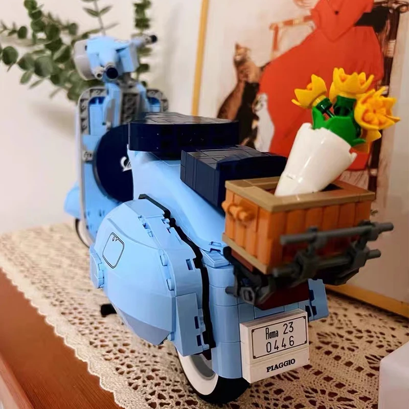 Римские праздники Vespa 125 Moc 10298 знаменитый мотоцикл сборный строительные блоки
