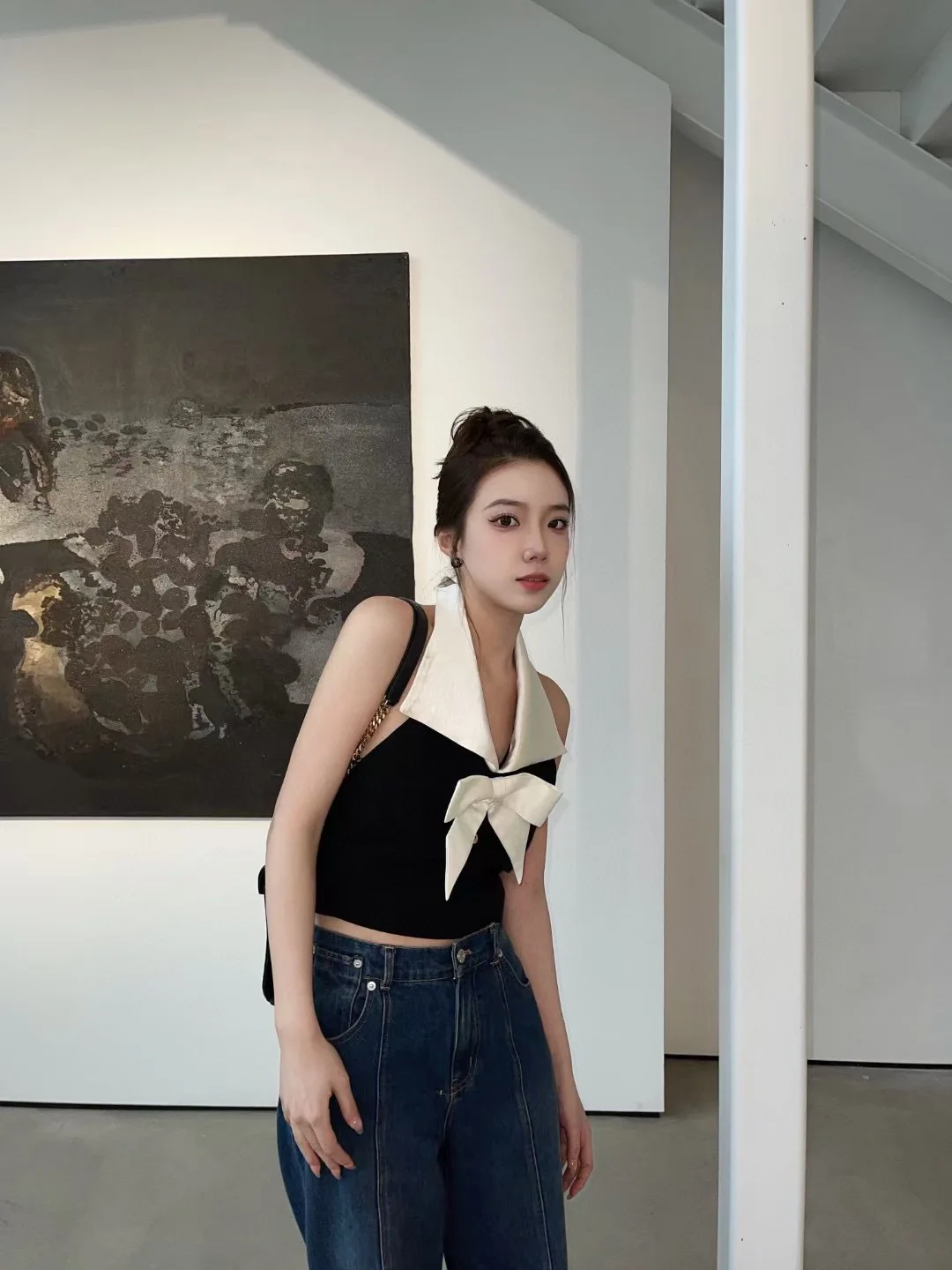 Фото Женский короткий жилет Kpop в Корейском стиле, майка с лямкой на шее и открытой спиной, пикантная рубашка без рукавов, с бантом, в стиле пэчворк... №2