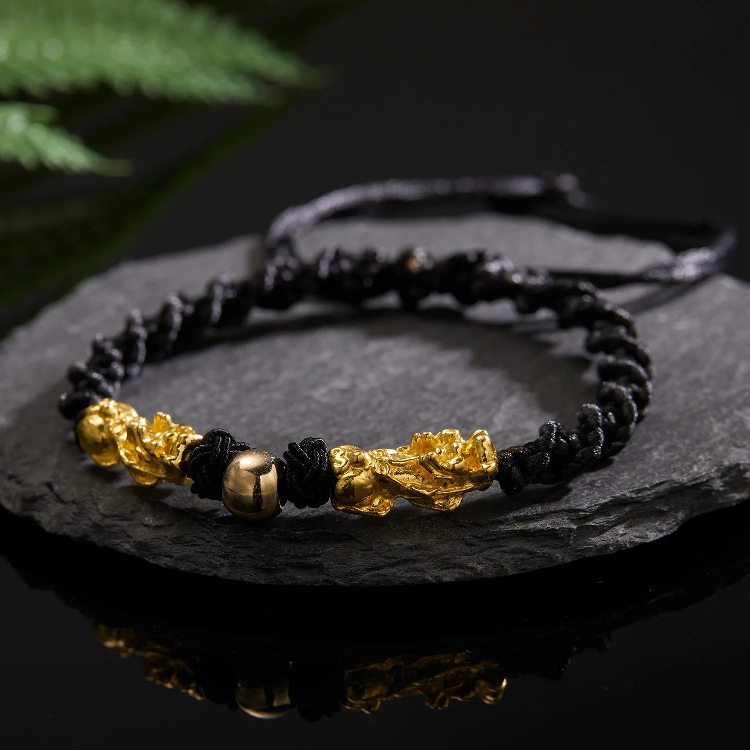 Современные черно-красные тканые браслеты ручной работы Pixiu Goold Luck Регулируемые