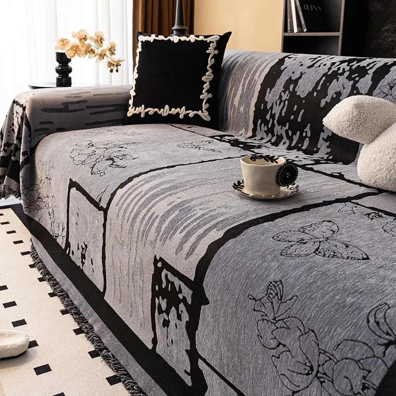 

Французский кремовый чехол для дивана