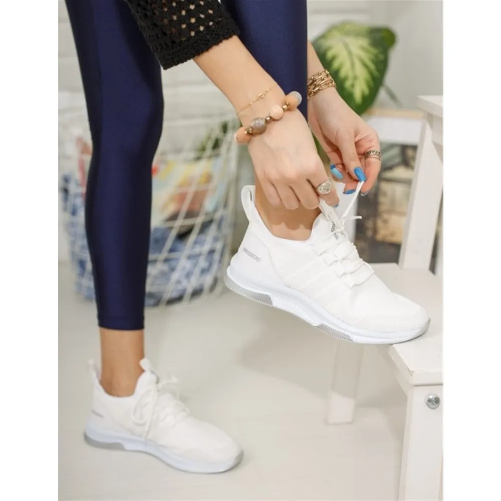 

Спортивные кружевные кроссовки Dorlie