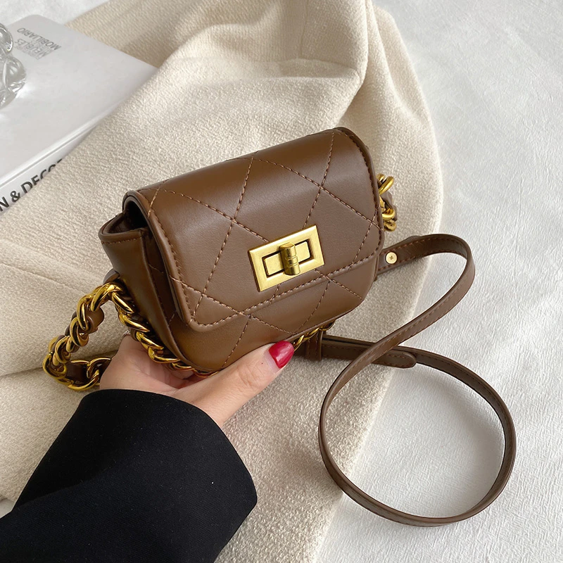 

Новинка 2022, женские сумки, сумка на цепочке с ромбовидным жемчугом, модная сумка-мессенджер через плечо, мини-сумка с помадой, уличная трендо...