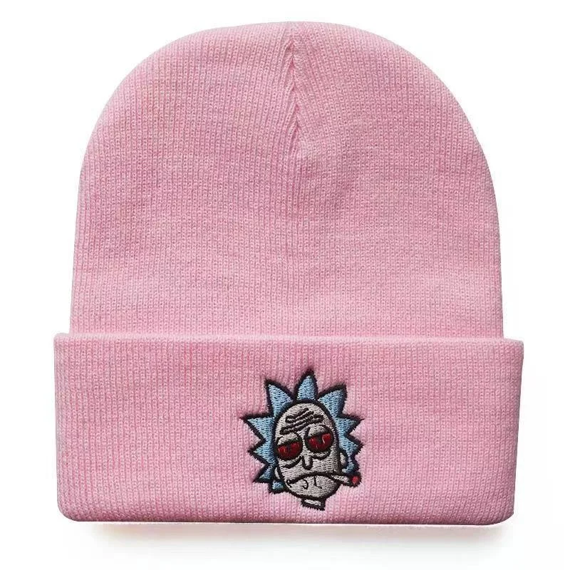 Рисунок 2 - Классическая вязаная шапка с вышивкой