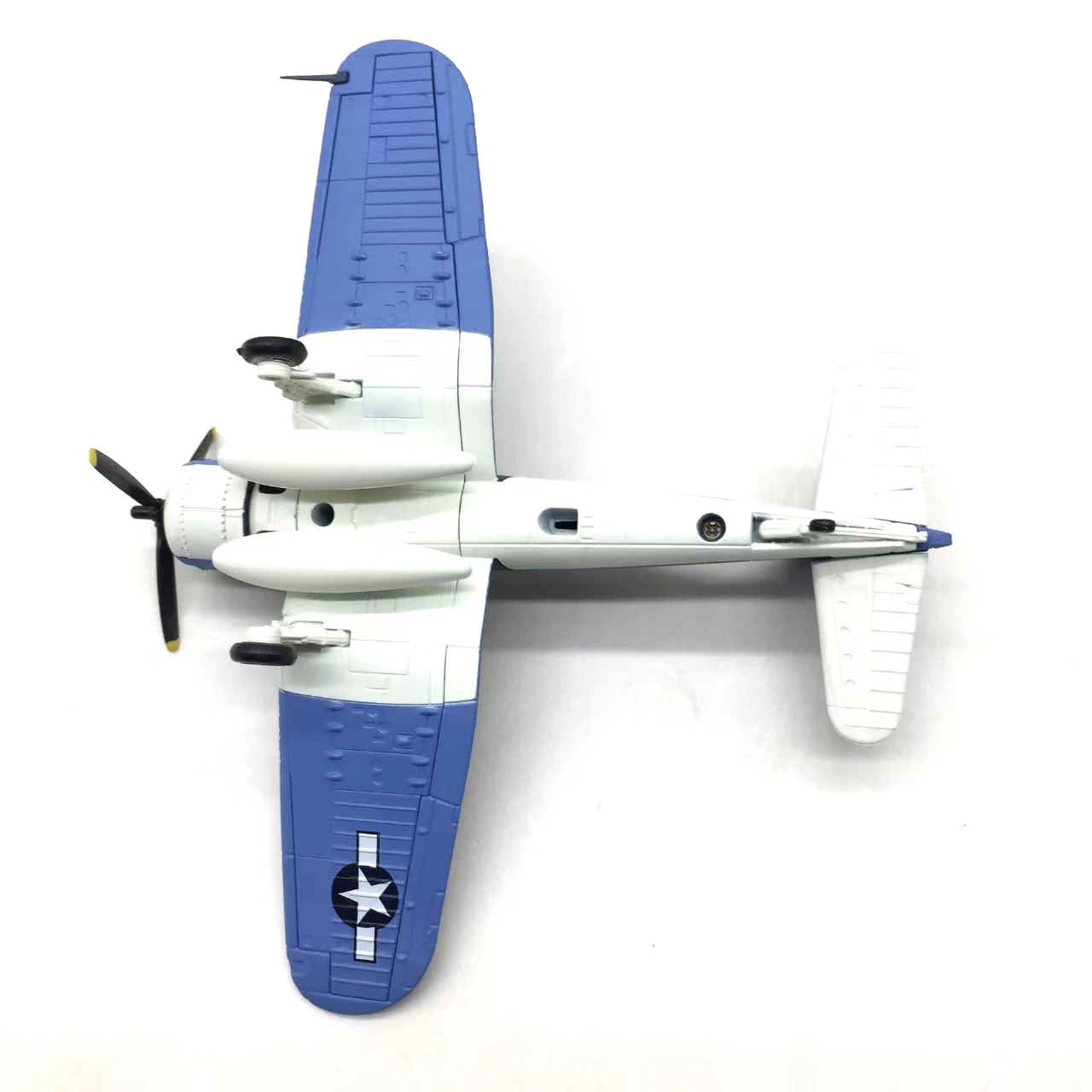 Фото 1:72 Вторая мировая война США F4U Пиратский истребитель F4U-1 Dragon Ace Модель самолета из сплава Коллекция моделей самолетов №5
