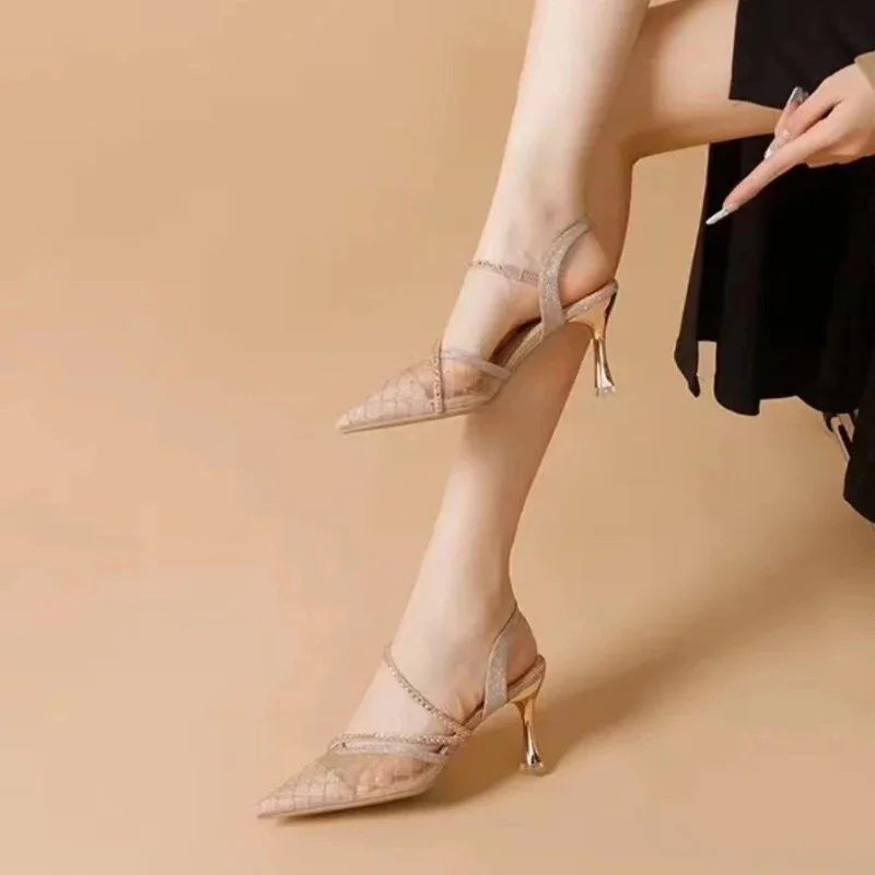 Женские босоножки на тонком каблуке сетчатые сандалии с острым носком ремешком