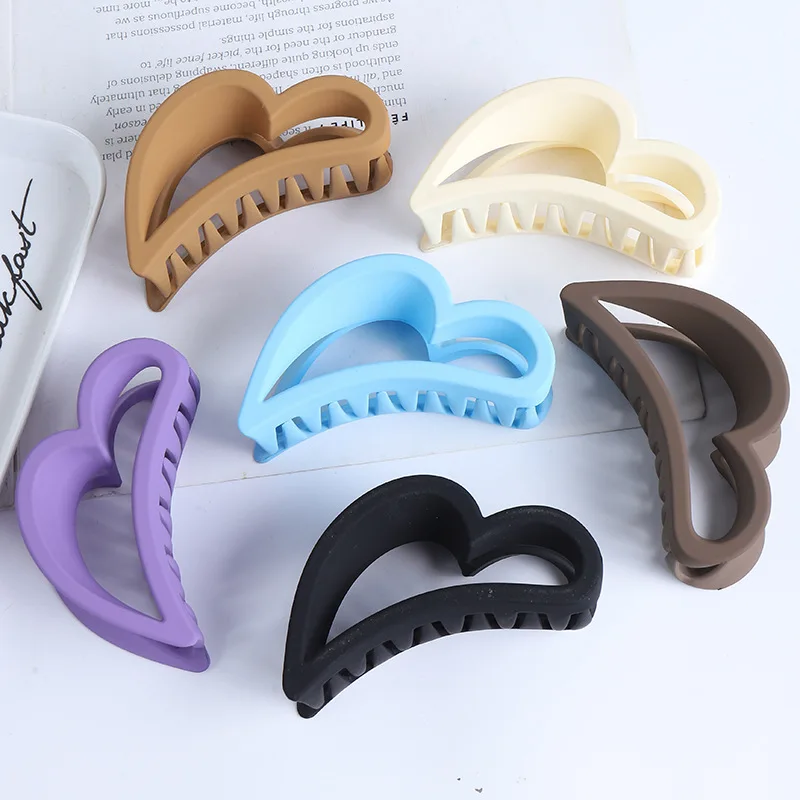 

Hair Claw Clips Women Barrettes Solid Hollow Out Plastic Resin Hair Clamp Grab Hairpin Hairclips Hair Accessories Ornaments