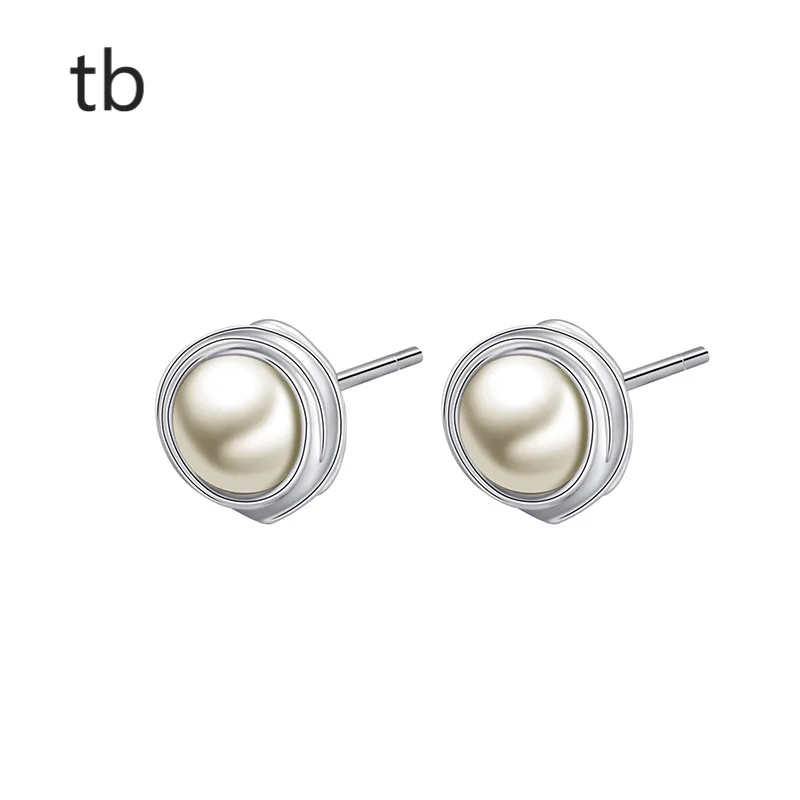 

Hot selling S925 silver high quality small fresh personality flower elegant fashion light luxury silver female earrings