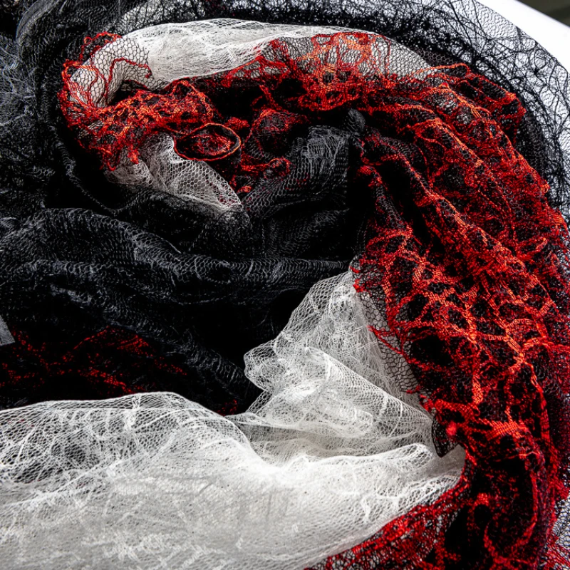 Кружевная ткань с вышивкой