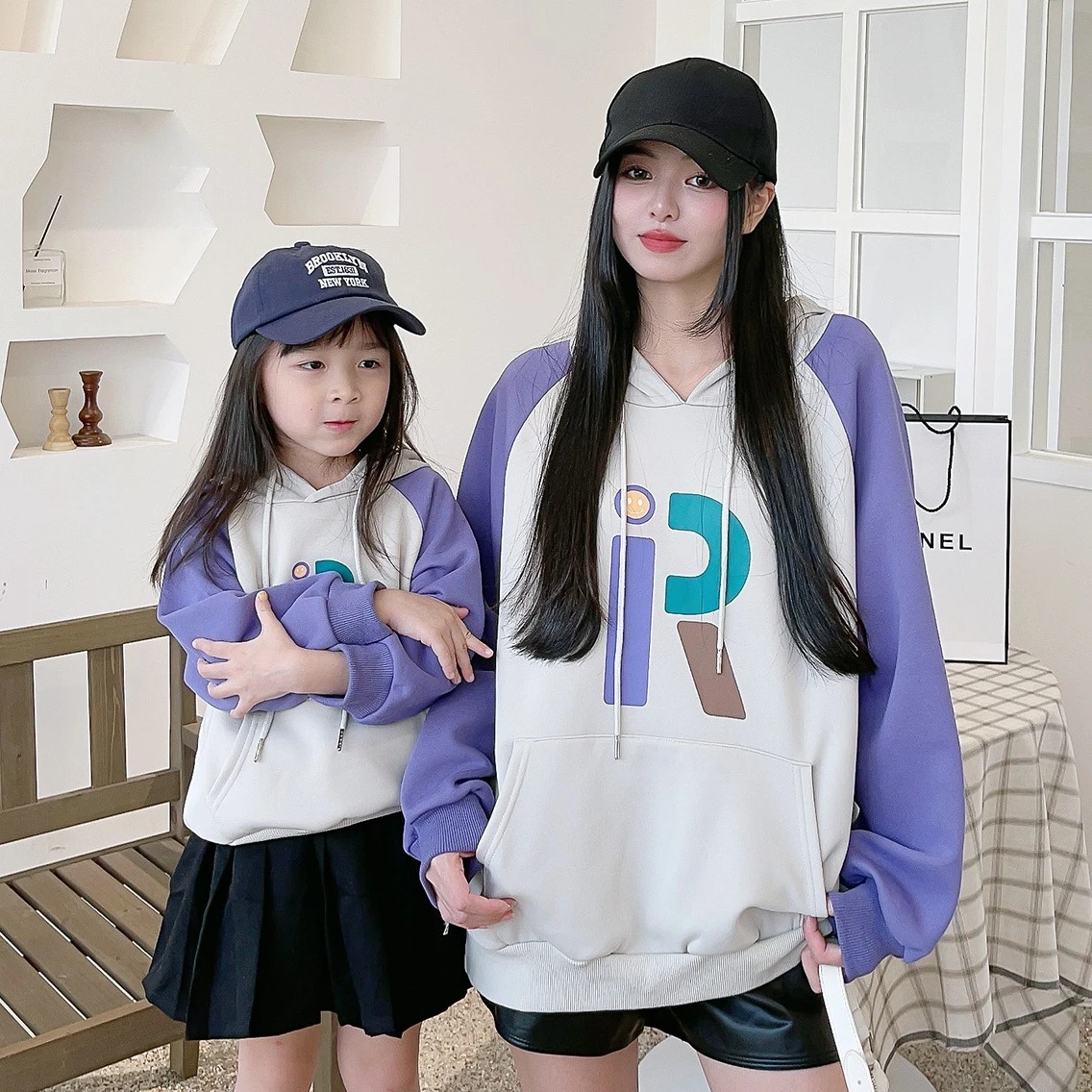 

Mom And Daughter Son Matching Warm Clothes Hoodie Korean Children Winter Clothing Fashion Women Girl Boy Warm Long Sleeves Tops