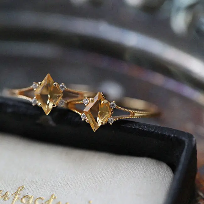 Маленькое и элегантное кольцо из серебра 925 пробы с золотым покрытием - купить по