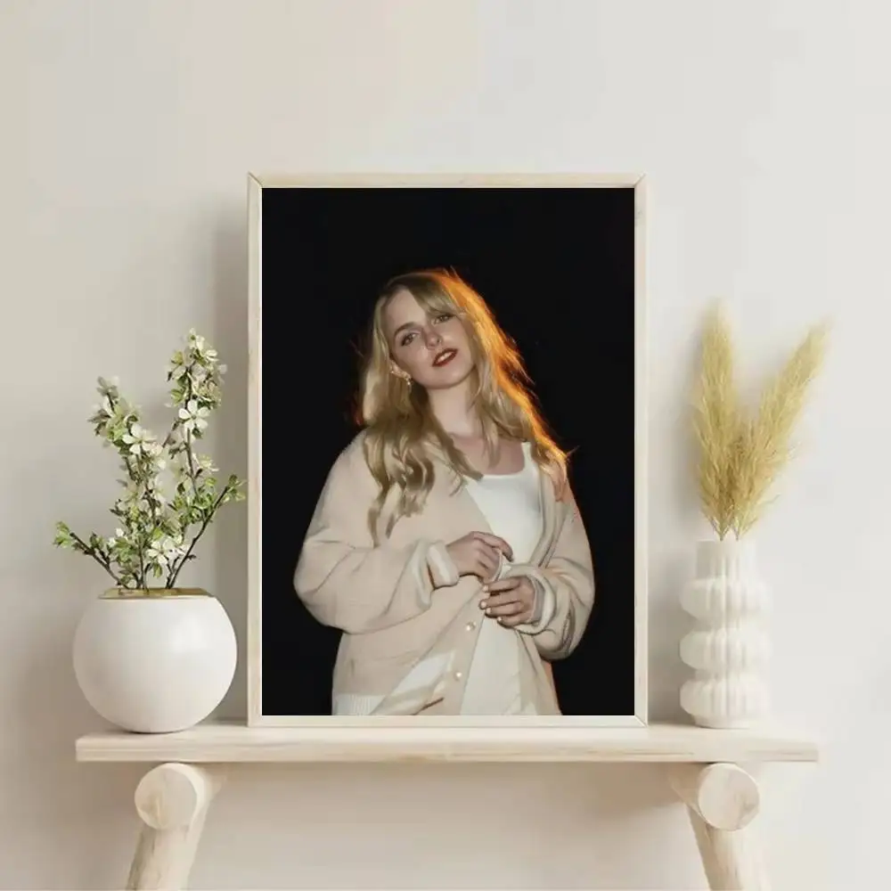 Фото Постер M-Mckenna G-Grace Teen Icon, самоклеящаяся художественная водонепроницаемая бумажная наклейка, декор для стен кофейни, бара, комнаты №5