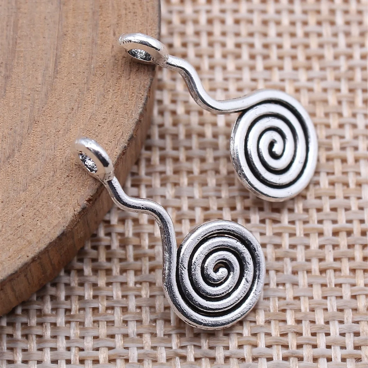 20 шт. 24x11 мм Спиральные вихревые Подвески WYSIWYG античного серебра для изготовления