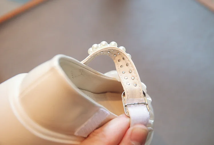 Рисунок 5 - Кожаные туфли во французском стиле для девочек