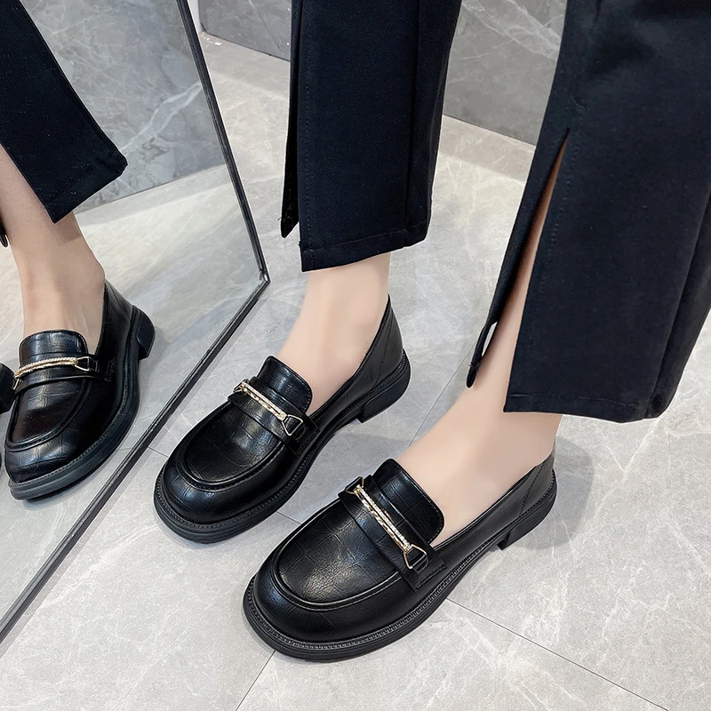 2022 Women Flat Leather Sneakers Round 