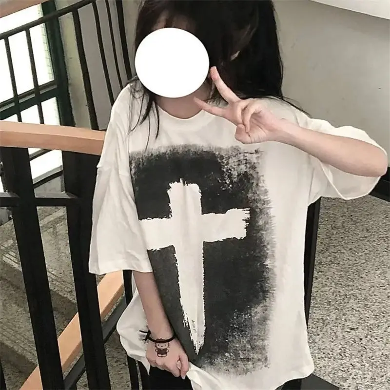 

High Street Grafiti Cross Print Tshirts O Neck Women Half Sleeve Tees Punk Style Black American Y2k Loose Camisetas Chic Summer