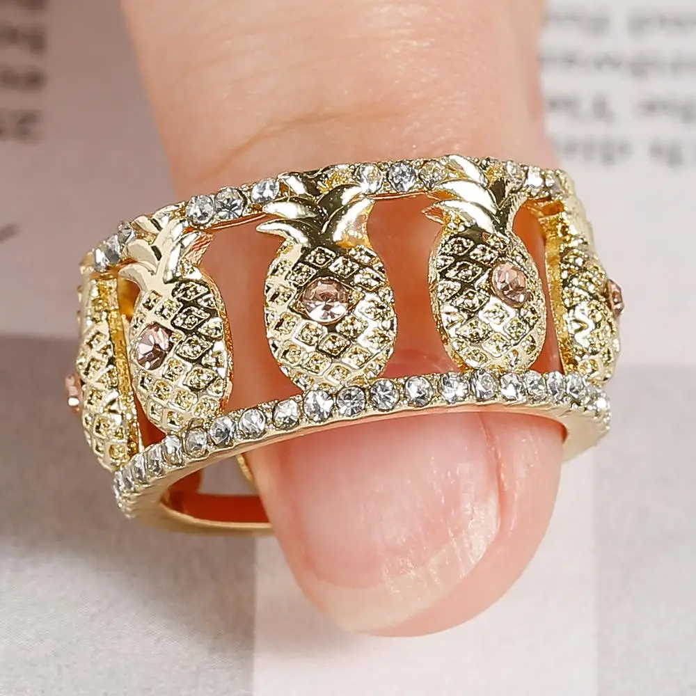 

Trendy Lovely Full Circle Small Pineapple Two-Tone Crystal Rings for Women Engagement Party Wedding Jewelry Hand Accessories