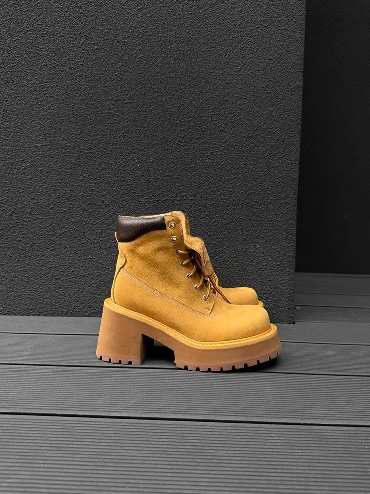 Кожаные ботинки на платформе и толстом каблуке с ремешком шнуровке женские