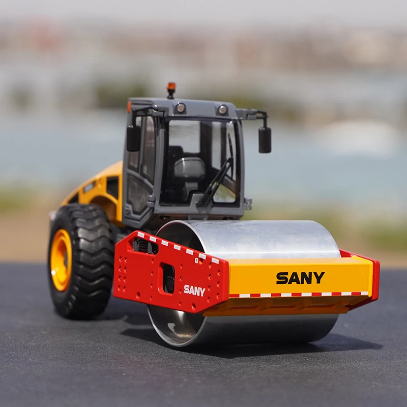 

Diecast 1:35 Scale SANY SSR260 Single-drum Road Roller Alloy Engineering Vehicle Model Collection Souvenir Ornaments Display