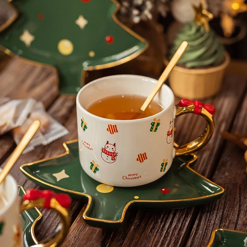 

Ins Christmas Ceramic Coffee Mug Saucer Set European-style Gold Handle Exquisite Tea Cup with Tray Saucer Spoon for Gifts