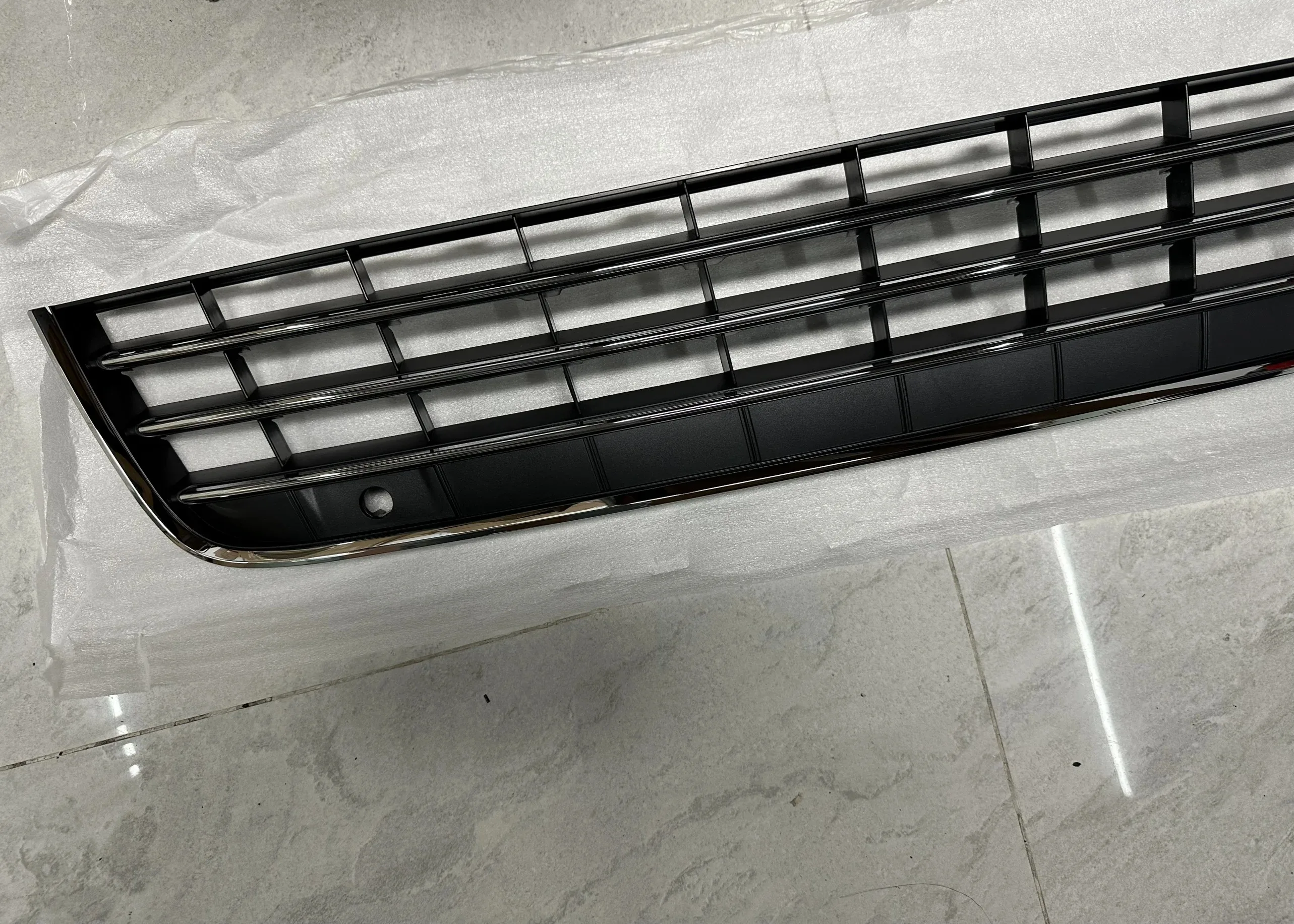 Передний бампер VW для VOLKSWAGEN Touareg 2011-2014 нижняя решетка гриля передняя