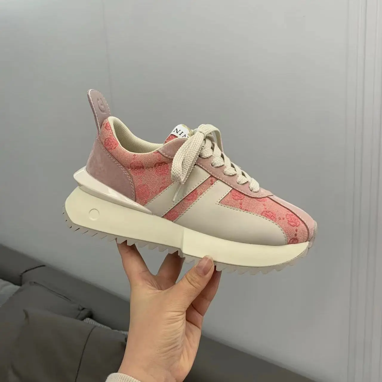 Spring Women Sneakers Mesh Casual Shoes 2023 Autumn New Lightweight Outdoor Sports Shoes Breathable Running Shoes