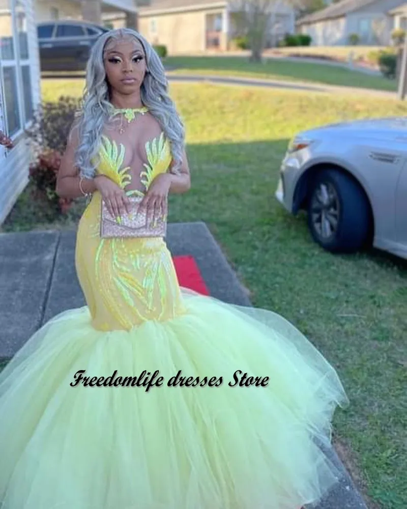 

Light Yellow Mermaid Prom Dresses For Women Sequin Applique Tulle Party Gowns Sheer Neck Long Graduations Party Wear