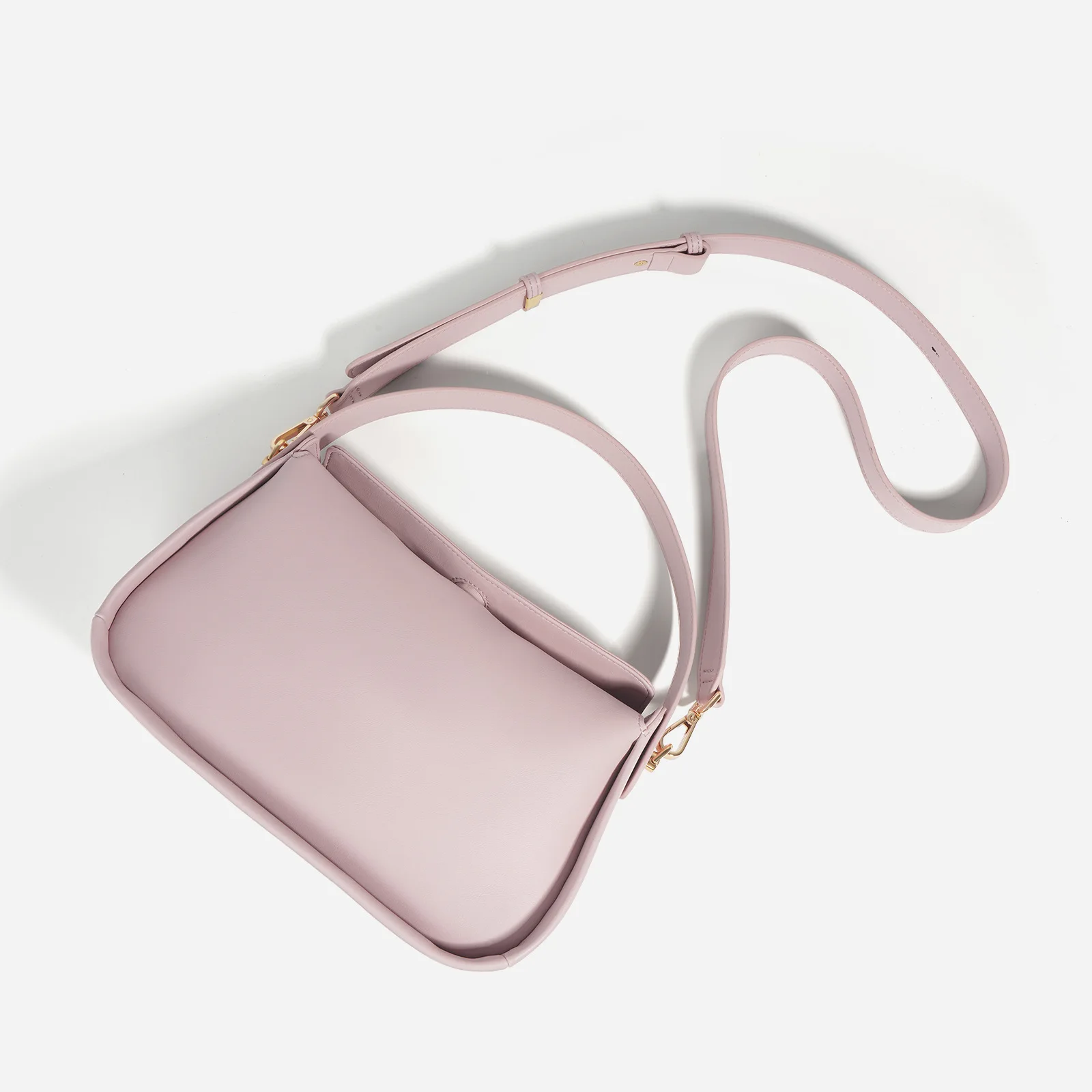 Senior sense of cowhide leather crossbody bag 2023 new fashionable hundred handbag female niche commuter shoulder bag female