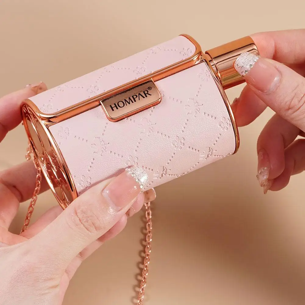 

4 Pcs Set Matte Shimmering Velvet Lipstick Long Lasting Set Up Make Korean Bag Engraved Fashion Chain Lipstick U2y4