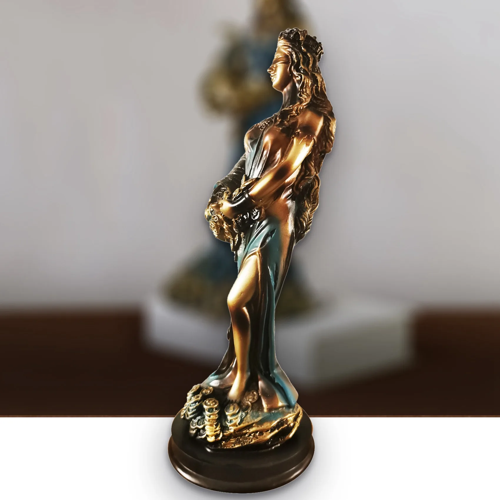 Статуя Фортуны с завязанными глазами древнегреческая римская богиня удачи