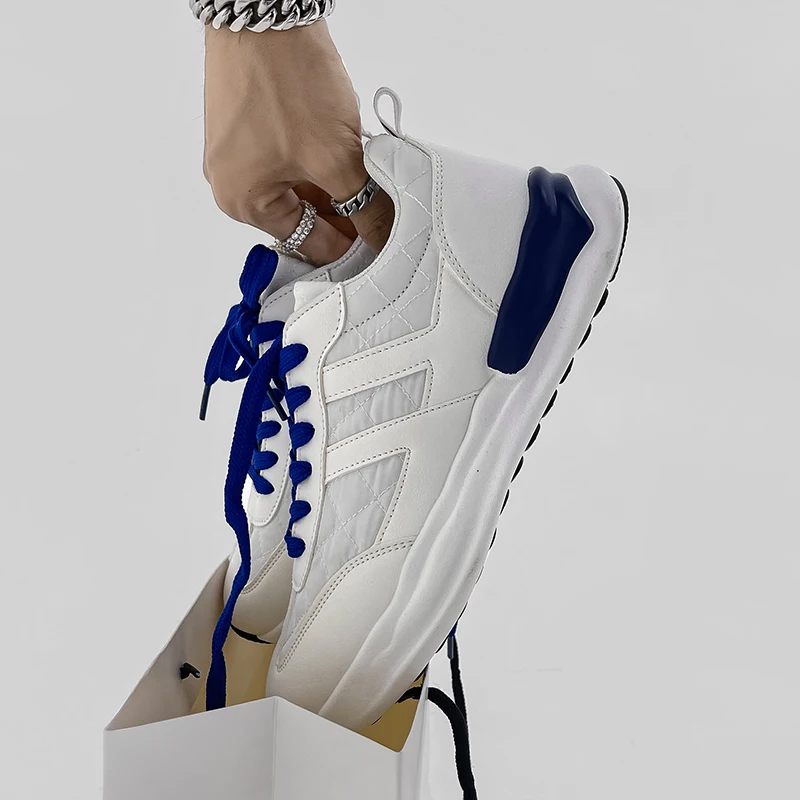 Men Casual Shoes Breathable Outdoor Mesh Light Sneakers  Fashion Casual Shoes 2022 New Comfortable Casual Footwear Men Shoes