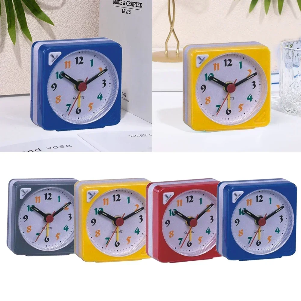 Часы-Будильник дорожные с пластиковой полкой 5 7*2 9*5 6 см