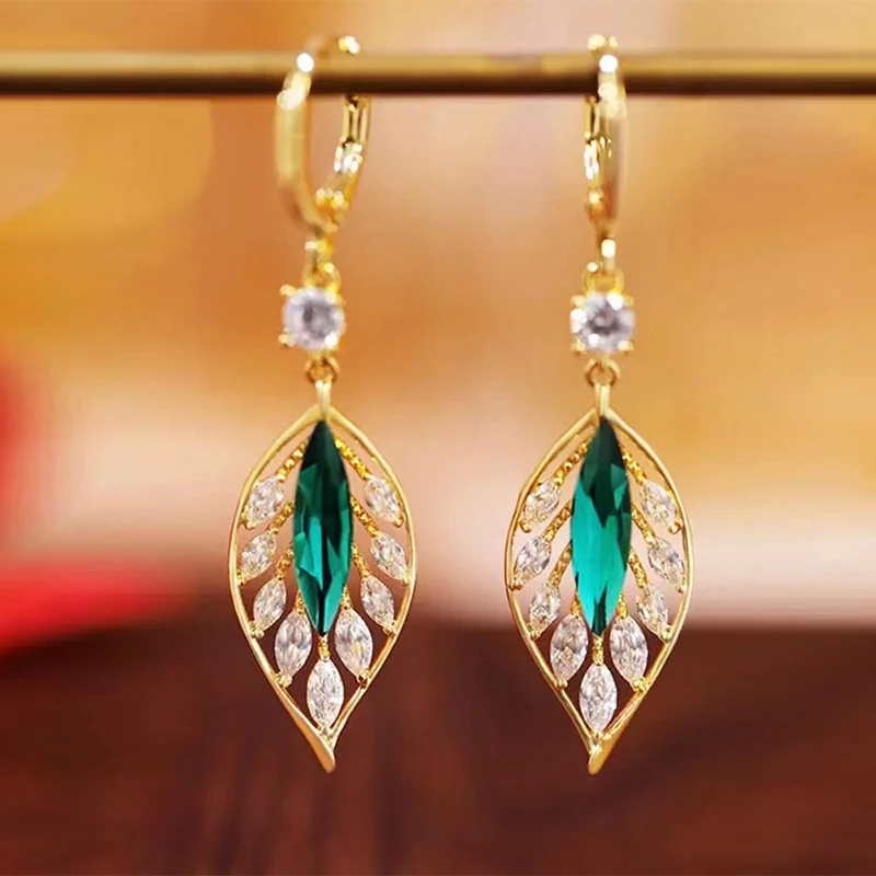 

Vintage Luxury Green Crystal Hollow Leaf Pendant Earrings Exquisite Korean Women's Fashion Jewelry Party Gifts